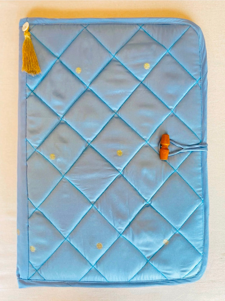 Quilted A4 File