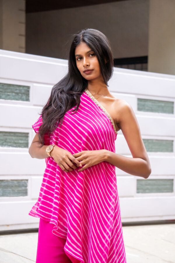 Pink leheriya asymmetric top with flared pant - Image 5