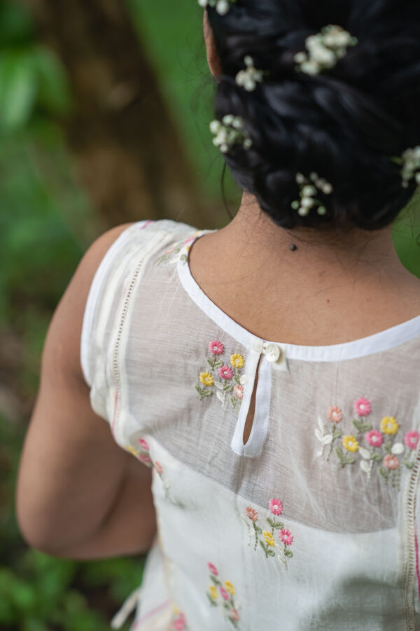 Grace layered sleeveles dress - Image 11