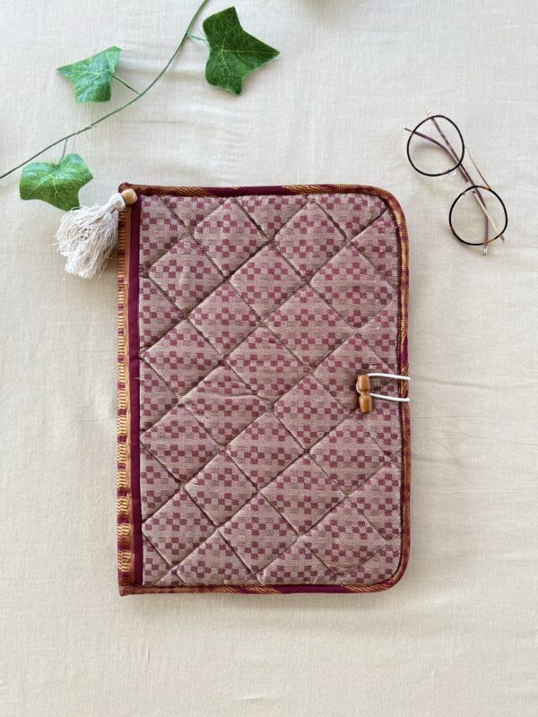 Quilted A4 File – Marron - Image 2