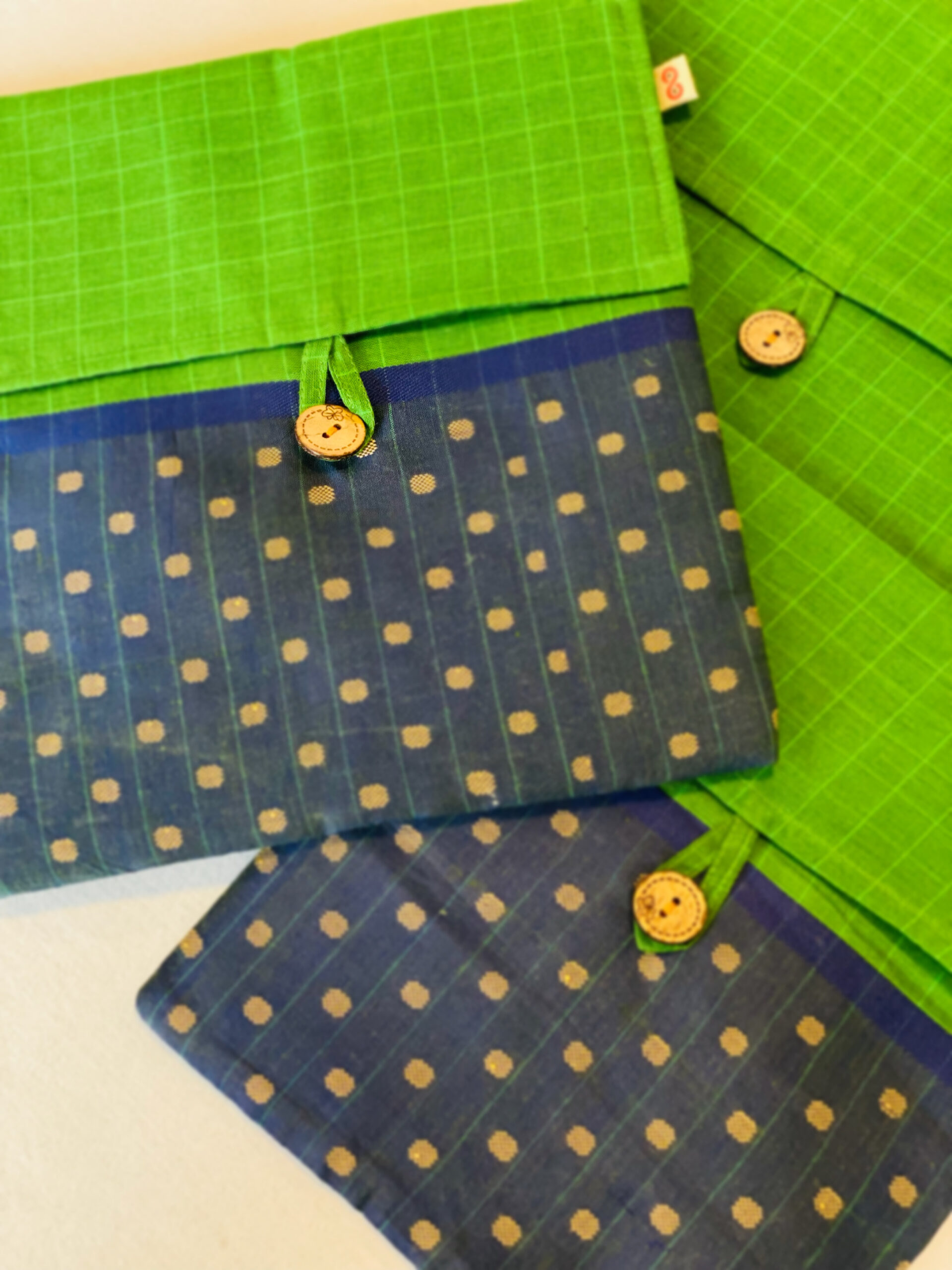 Cloth Folder - Image 4