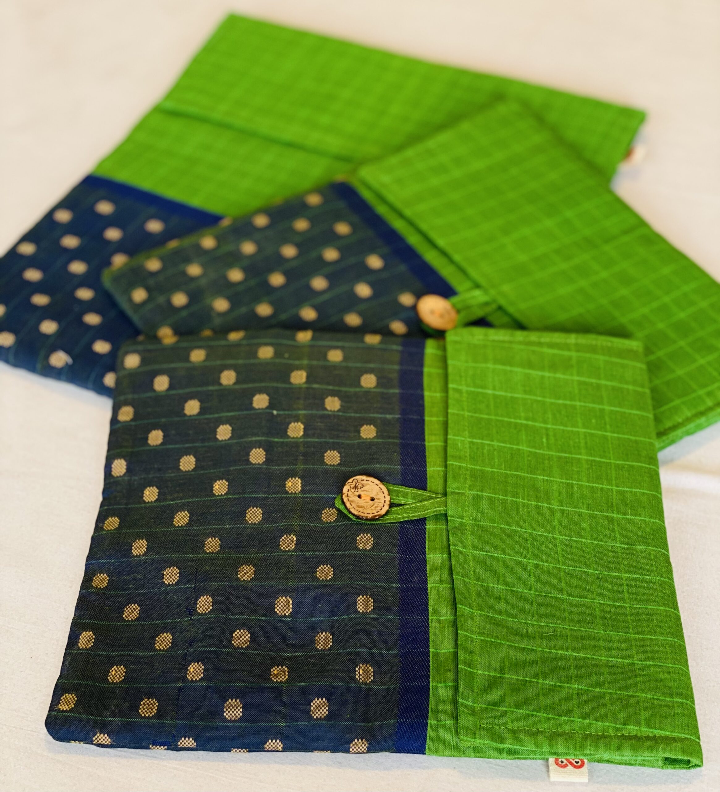 Cloth Folder - Image 2
